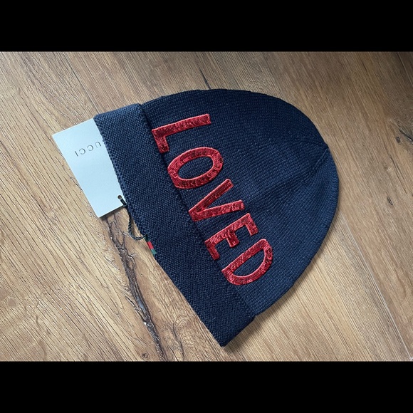 GUCCI-AUTHENTIC NWT Beanie Hat-Appliqué “LOVED” - Picture 5 of 10